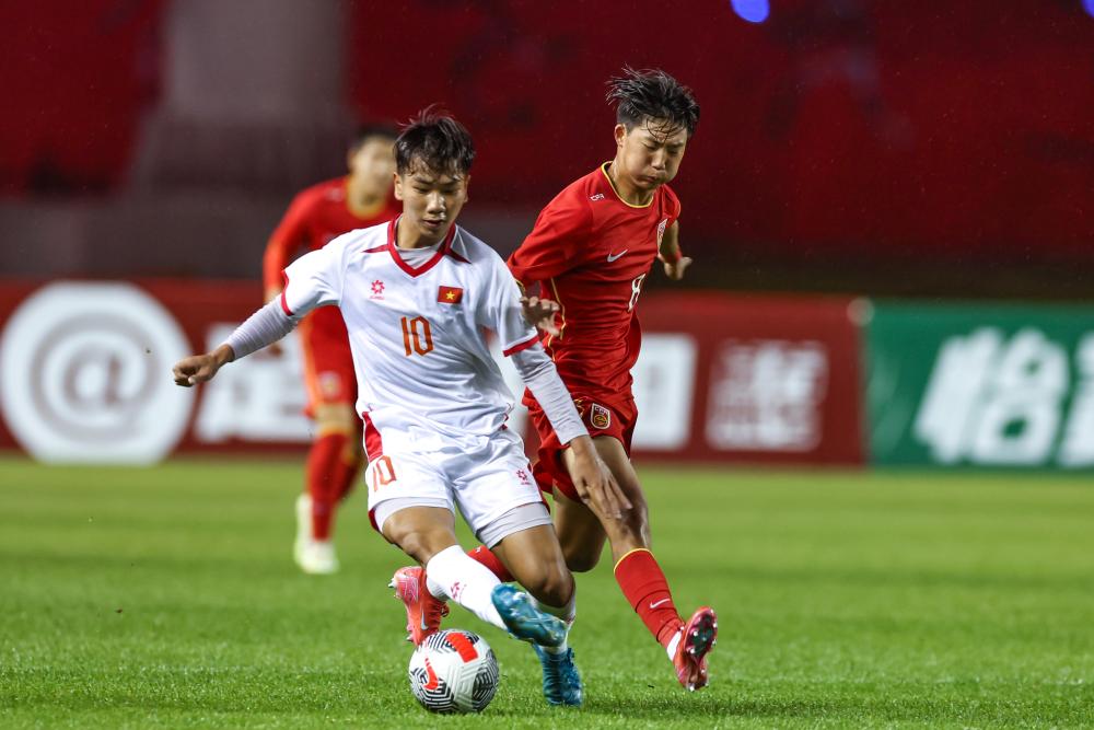 雷速西甲评选：双响+读秒绝杀，黄潜新星莫里罗当选第14轮MVP